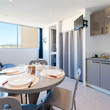 Renove En Front De Avec Parking A Narbonne-plage - Fr-1-409-229